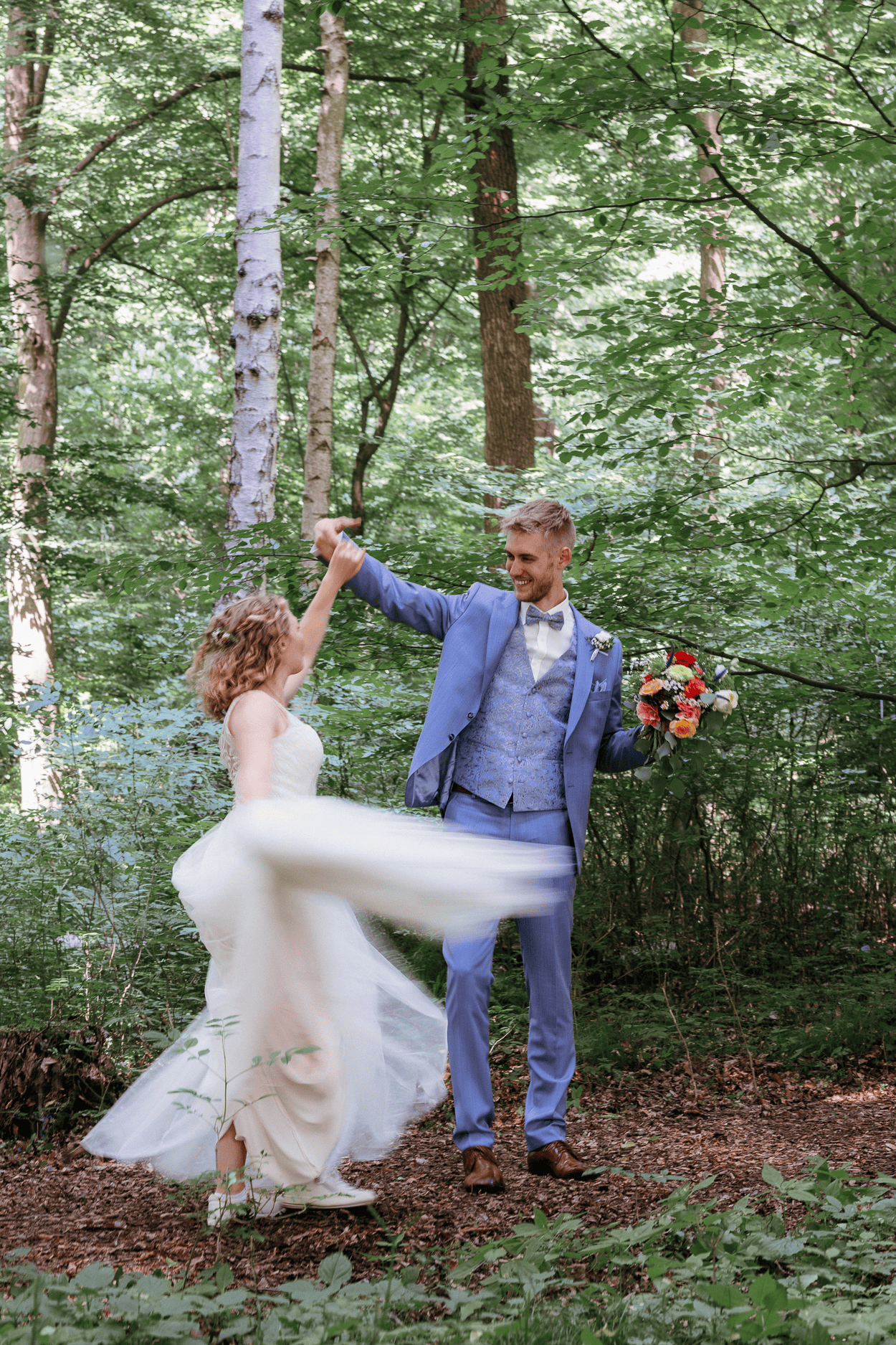 Hochzeitstanz im Wald